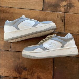 Alo Yoga Grey Runners Size 5 Mens or Size 6.5 Womens